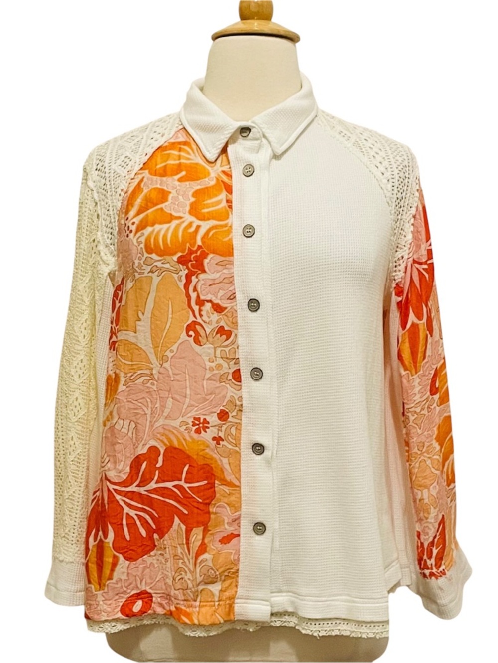 POL Floral and Lace Mixed Button Down Blouse M